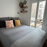 Modern Apt Near Montmartre 2 Mins From Metro Chateau Rouge